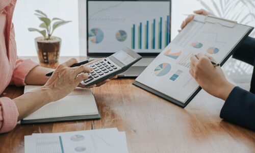 startupwise-building-a-moat-around-your-business